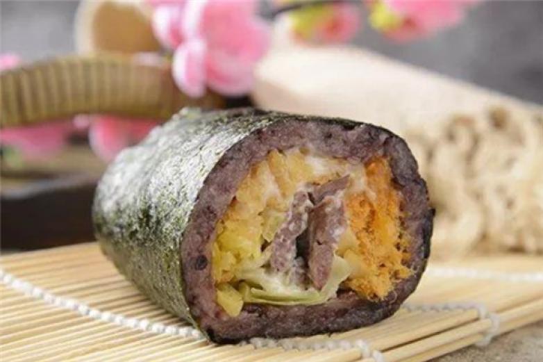 米道手捧饭团